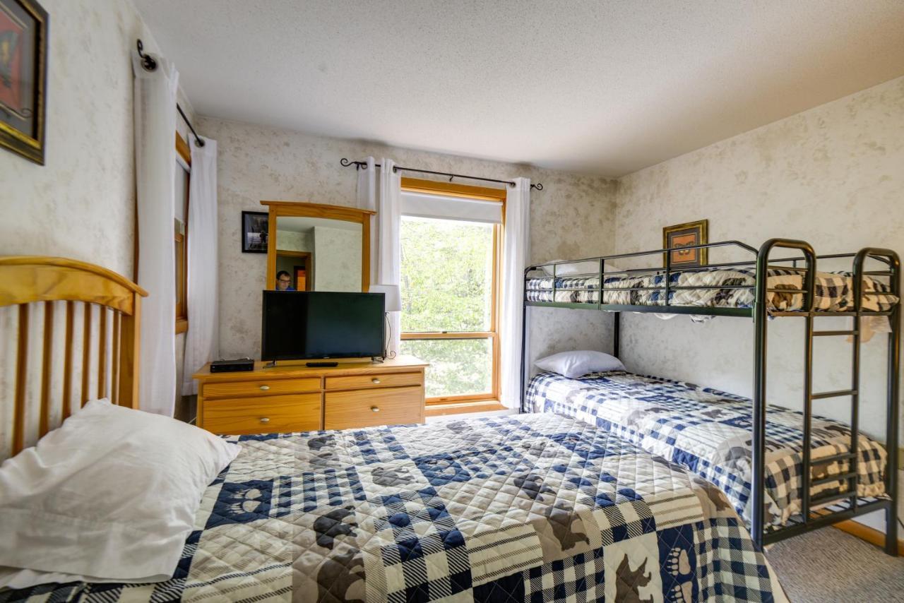 Well-Appointed Lincoln Abode Ski, Swim And Fish! Exterior foto
